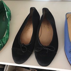 Black Chanel flat
